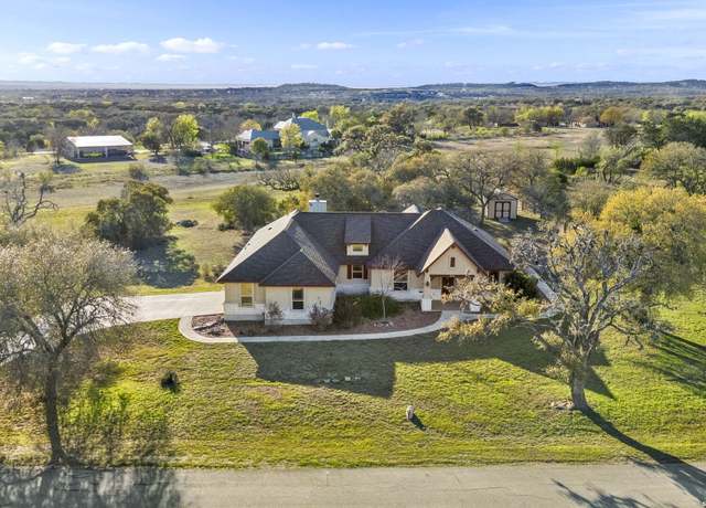 Property at 414 Rio Cir, Pipe Creek, TX 78063, 3 beds, 2.5 baths