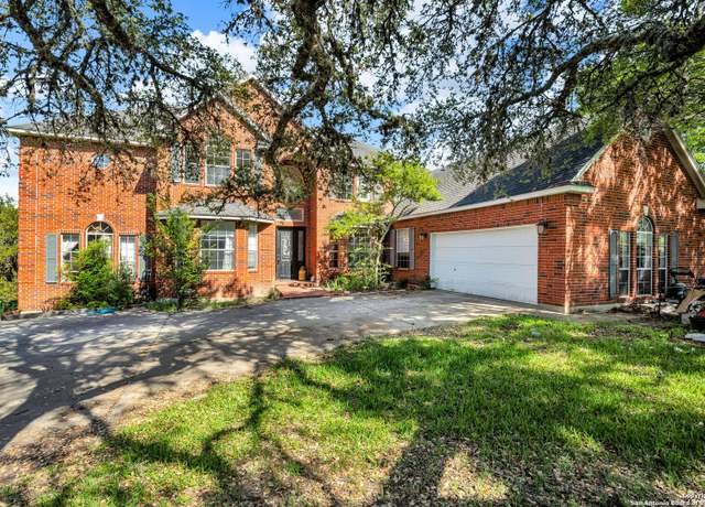 Property at 8114 Pimlico Ln, Boerne, TX 78015, 5 beds, 4.5 baths