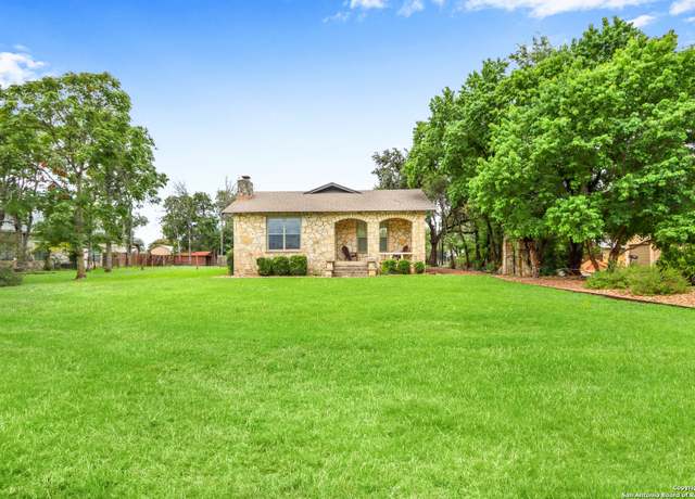 Property at 720 River Rd, Boerne, TX 78006, 2 beds, 1 bath