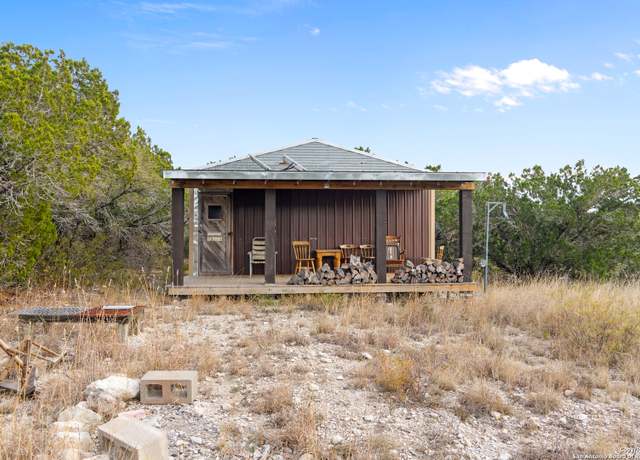 Property at 104 Hwy 674, Brackettville, TX 78832, 1 bed