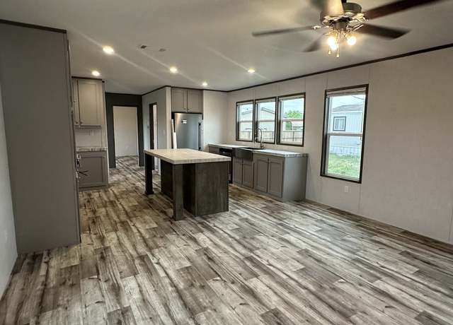 Property at 192-C Uvalde Ests, Uvalde, TX 78801, 3 beds, 2 baths