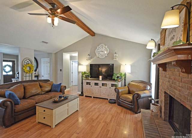 Property at 1356 Timberwood, New Braunfels, TX 78132, 5 beds, 4 baths