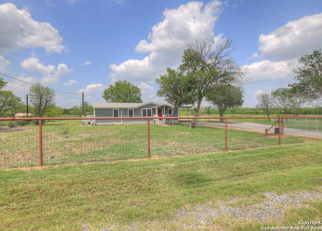 Property at 5070 Liberty Rd, Converse, TX 78109, 3 beds, 2 baths