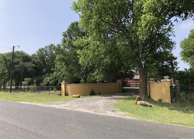 Property at 11565 Wheeler Rd, Atascosa, TX 78002-3457, 3 beds, 2.5 baths