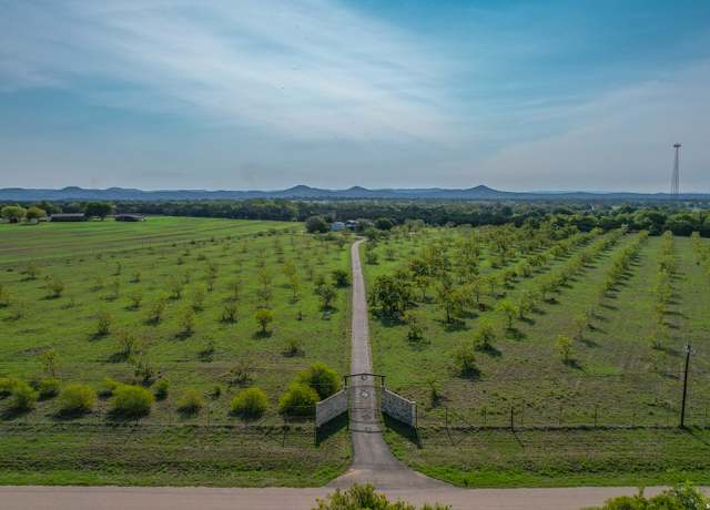 Property at 292 Old Loop 173, Bandera, TX 78003, 2 beds, 2 baths