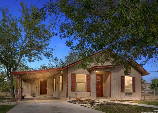 Property at 412 W Coker, Devine, TX 78016, 3 beds, 1 bath