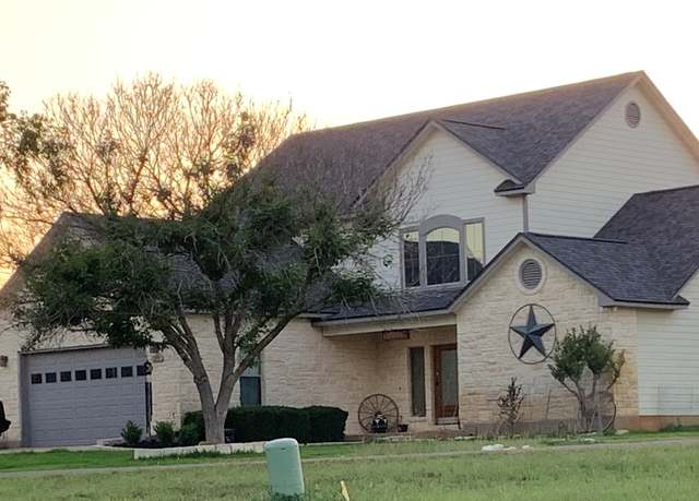 Property at 177 Knollwood Cir, Bandera, TX 78003, 3 beds, 2.5 baths