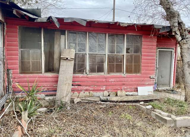 Property at 614 4th St, Natalia, TX 78059, 1 bed, 1 bath