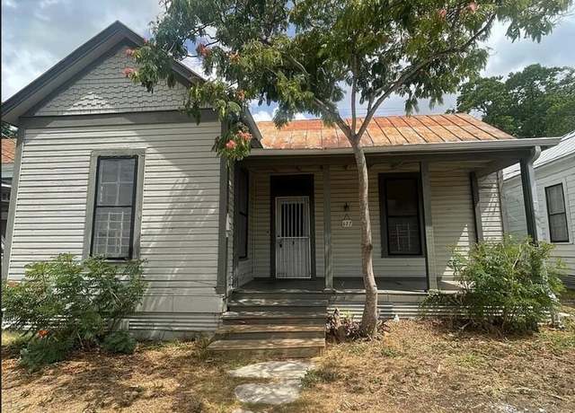 Property at 617 Montana St, San Antonio, TX 78203-1136, 2 beds, 1.5 baths