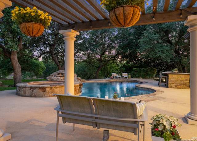 Property at 133 Fair Spgs, Boerne, TX 78006, 5 beds, 4.5 baths