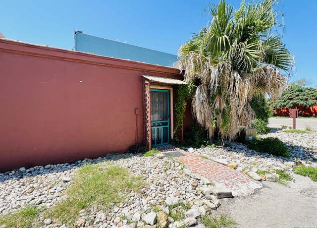 Property at 115 Avenida Juarez, Brackettville, TX 78832, 2 beds, 1 bath