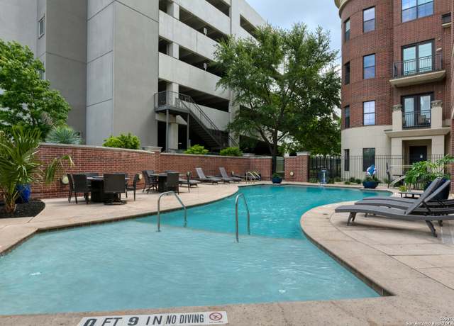 Property at 215 N Center St #206, San Antonio, TX 78202, 1 bed, 1.5 baths