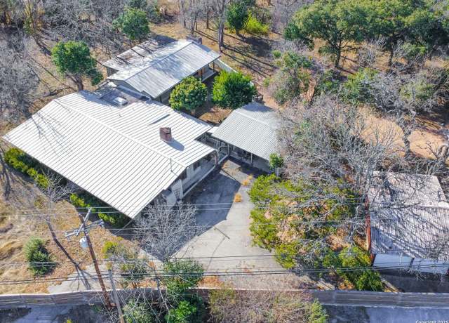 Property at 142 Royal Oaks, Kerrville, TX 78028, 4 beds, 2 baths