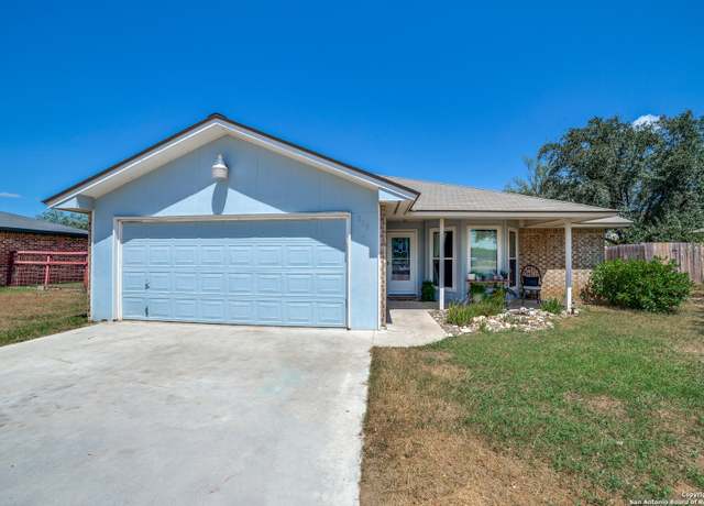 Property at 309 Tamarac, Jourdanton, TX 78026, 3 beds, 2 baths