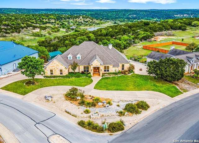 Property at 2021 Vista Rdg, Kerrville, TX 78028, 3 beds, 3 baths