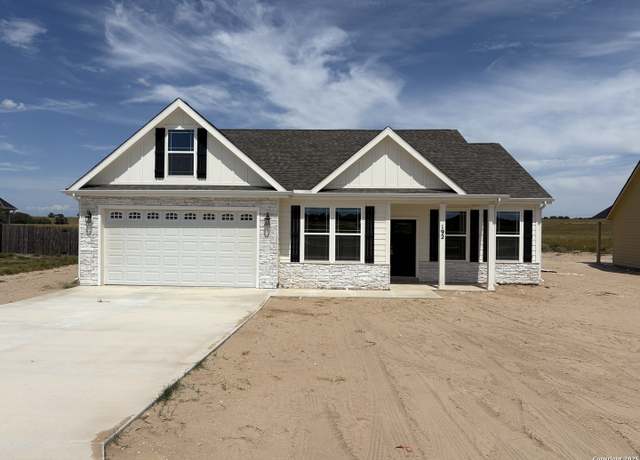 Property at 192 Turnberry Dr, La Vernia, TX 78121, 3 beds, 2 baths