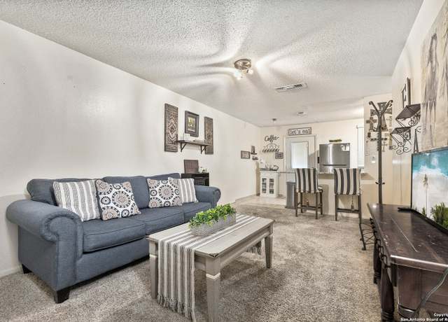 Property at 911 Vance Jackson #211, San Antonio, TX 78201, 1 bed, 1 bath