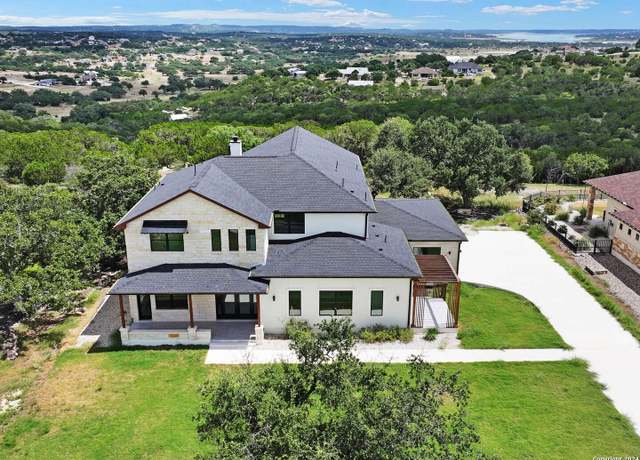 Property at 1054 Star Rdg, Spring Branch, TX 78070, 5 beds, 5 baths