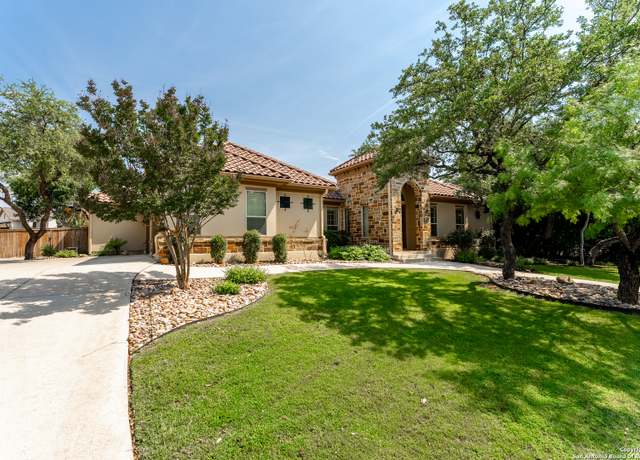 Property at 135 Penns Way, Shavano Park, TX 78231, 5 beds, 4.5 baths