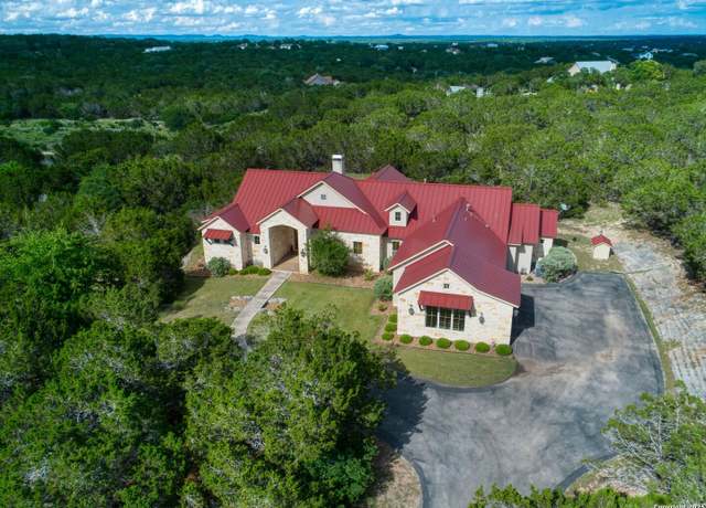 Property at 103 Falcon Crst, Boerne, TX 78006, 3 beds, 3.5 baths