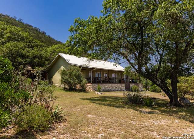 Property at 546 Beulah Pl, Utopia, TX 78884, 3 beds, 2.5 baths