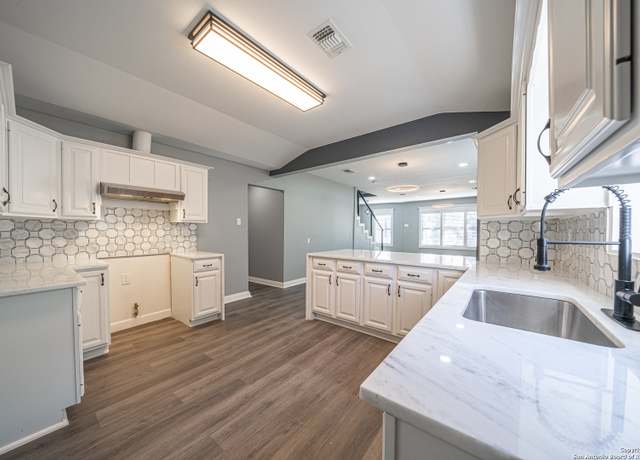 Property at 805 Burleson, San Antonio, TX 78202-1216, 4 beds, 2.5 baths