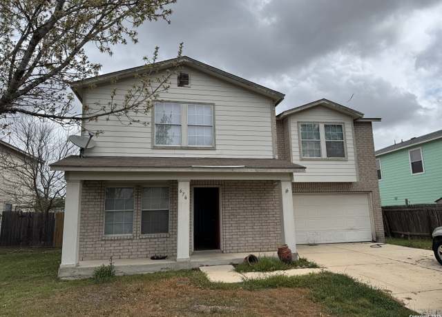 Property at 676 NW Crossing, New Braunfels, TX 78130, 3 beds, 2.5 baths