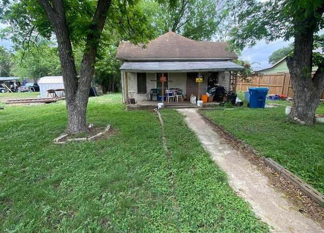 Property at 1121 North St, Kerrville, TX 78028, 2 beds, 1 bath