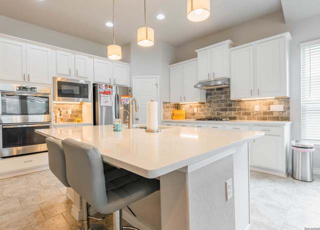 Property at 29722 Elkhorn Rdg, Boerne, TX 78015-5186, 4 beds, 3 baths