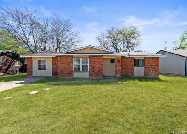 Property at 2506 Blue Jay Dr, Kirby, TX 78219, 4 beds, 1 bath