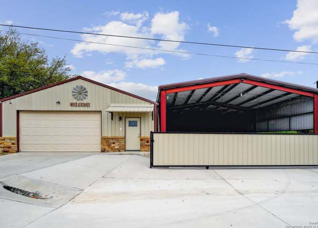 Property at 2147 Blueridge, Canyon Lake, TX 78133, 1 bed, 1.5 baths