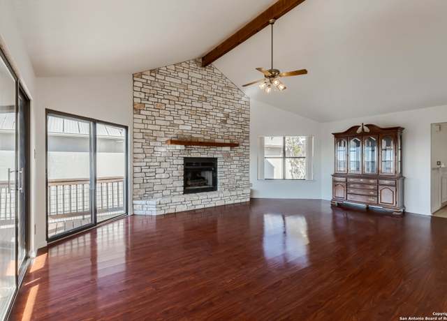 Property at 107 Mesa Del Sol, Kerrville, TX 78028, 3 beds, 2.5 baths