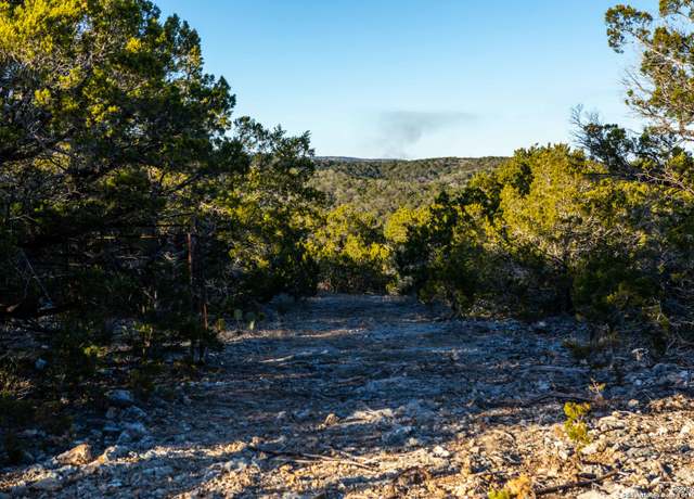 Property at 474 Zapata Rdg, Medina, TX 78055, 1 bed