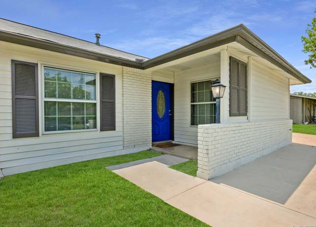 Property at 1005 North, Universal City, TX 78148, 3 beds, 2 baths