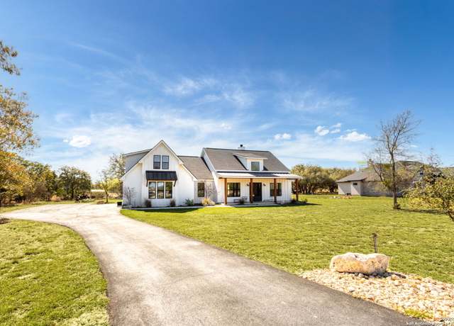 Property at 2152 Palomino Spgs, Bandera, TX 78003, 5 beds, 3.5 baths