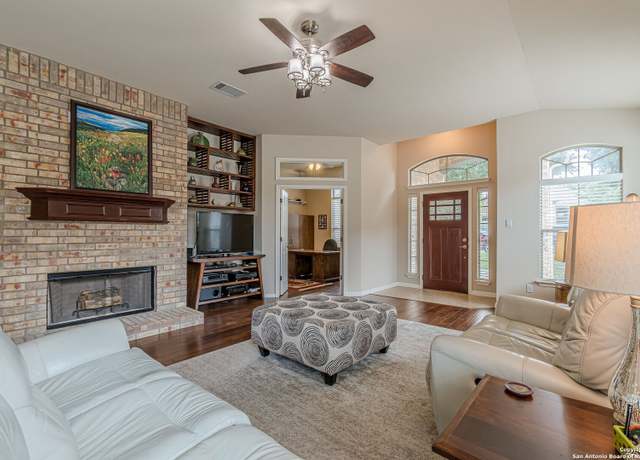 Property at 918 San Pedro, New Braunfels, TX 78132, 3 beds, 2 baths