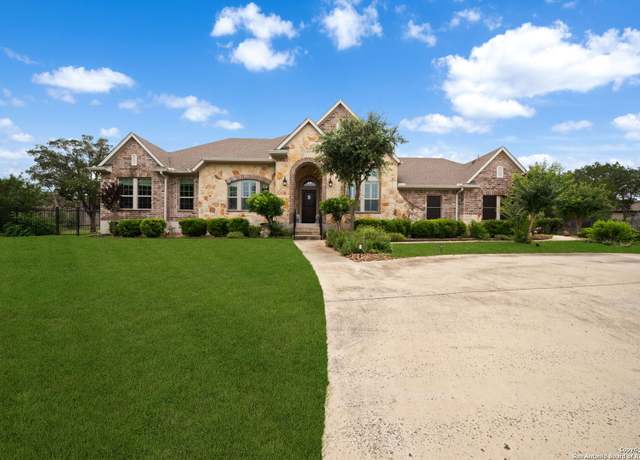 Property at 26113 Rockwall Pkwy, New Braunfels, TX 78132, 3 beds, 3 baths