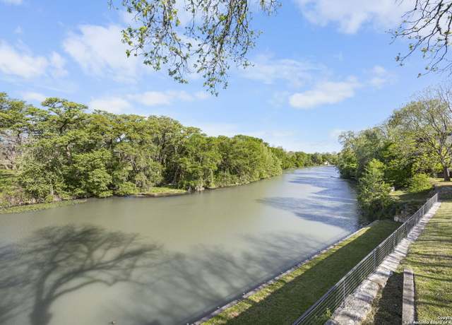 Property at 34 River Oak, Seguin, TX 78155, 3 beds, 2.5 baths