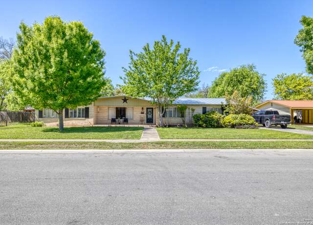Property at 808 E Nopal St, Uvalde, TX 78801-5400, 4 beds, 4 baths