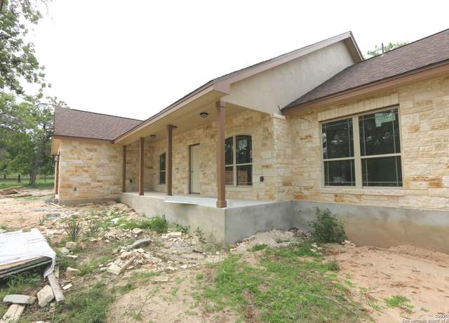 Property at 819 Shady Grove Ln, Adkins, TX 78101, 4 beds, 2 baths