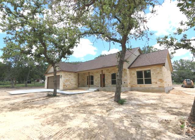 Property at 819 Shady Grove Ln, Adkins, TX 78101, 4 beds, 2 baths