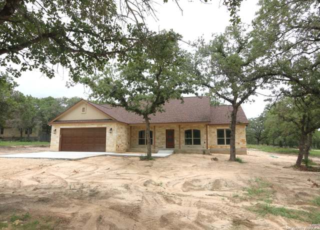 Property at 819 Shady Grove Ln, Adkins, TX 78101, 4 beds, 2 baths