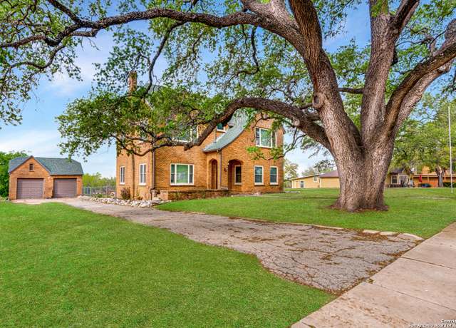 Property For Sale In Floresville Tx