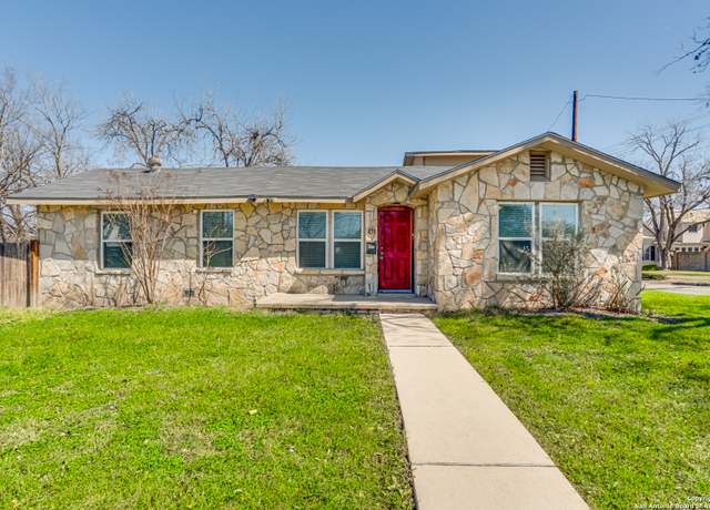 Property at 479 S Sycamore Ave, New Braunfels, TX 78130-5850, 3 beds, 2 baths