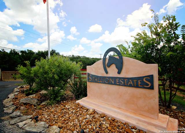 Property at 154 N Stallion Ests, Spring Branch, TX 78070, 3 beds, 2.5 baths