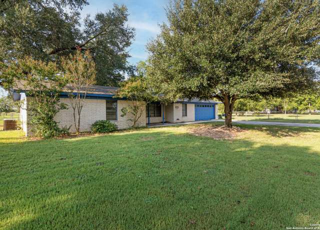 Property at 1741 Westview, Seguin, TX 78155, 3 beds, 2 baths