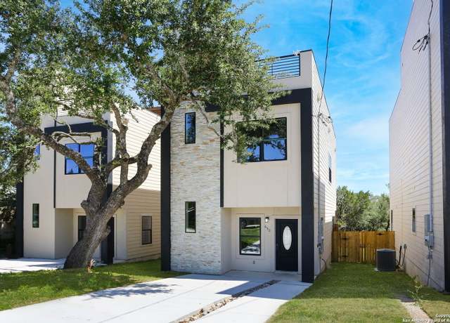 Property at 650 Canyon Cir, Canyon Lake, TX 78133, 3 beds, 2.5 baths