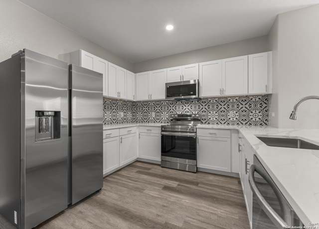 Property at 14946 Turret Run, San Antonio, TX 78248, 4 beds, 2.5 baths