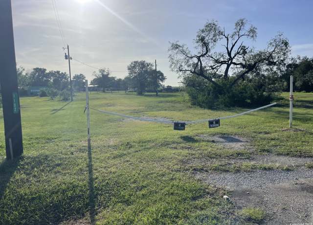 Property at 1102 Fm 1343, Castroville, TX 78009