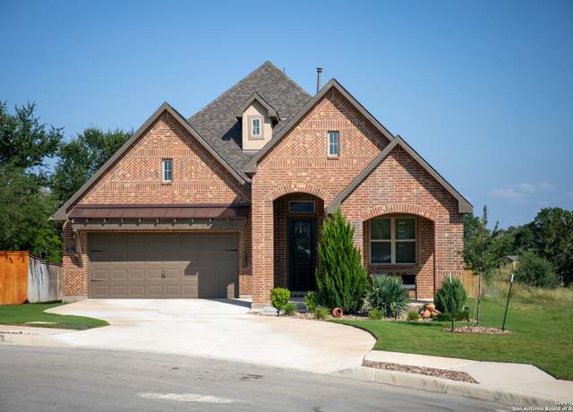 Property at 251 Burning Star Blvd, Castroville, TX 78009, 3 beds, 4 baths